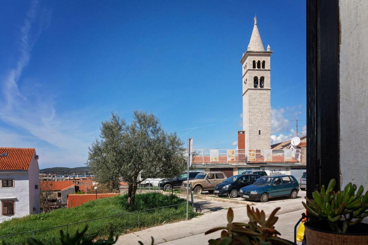 Arena Apartman *